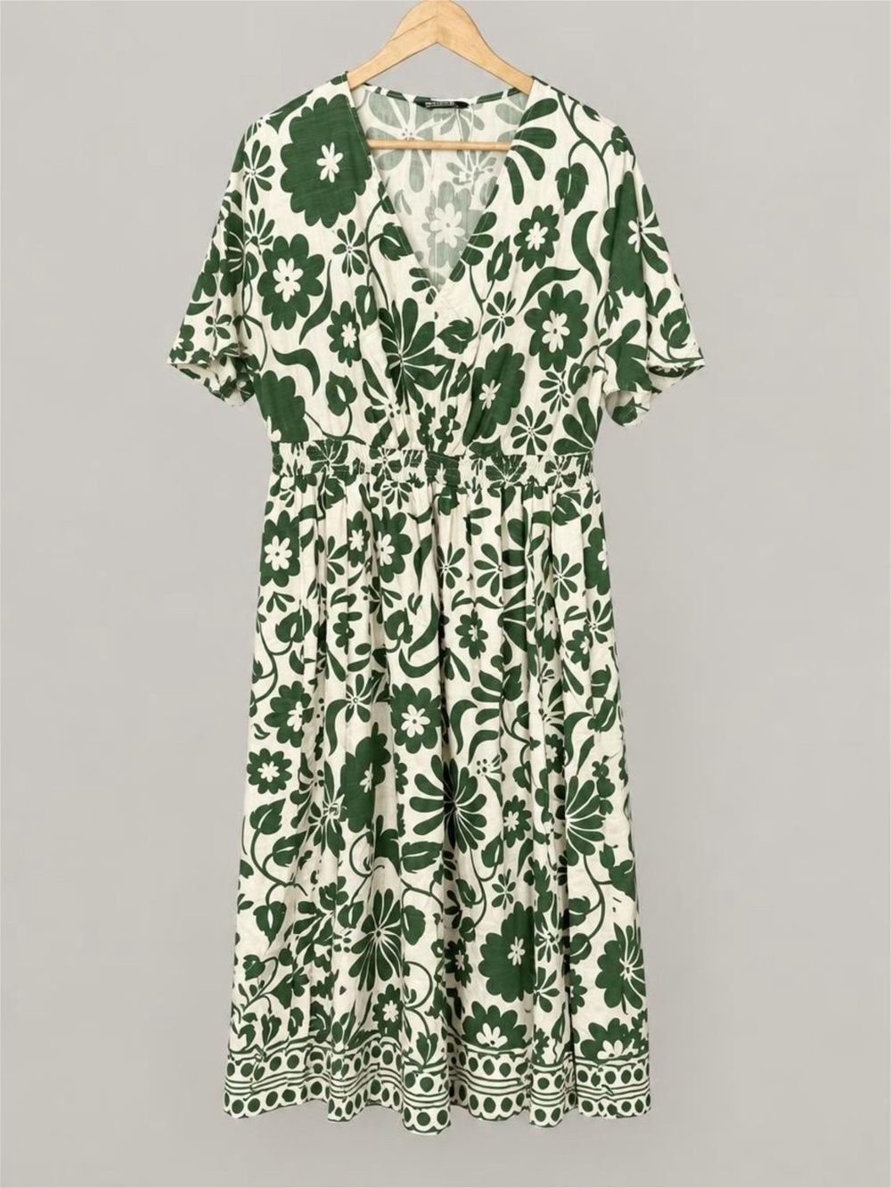 NWOT BloomChic Green Floral V-Neck Midi Dress 14/16